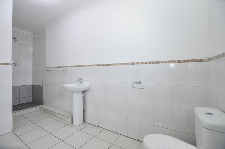 8 Bedroom Property for Sale in Parklands Western Cape